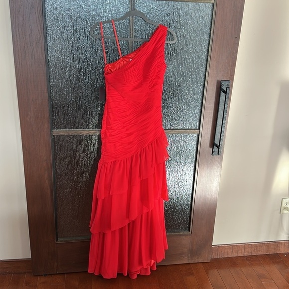 Mac Duggal 55908 Ruffle Skirt One Shoulder Dress Elegant Red size 2. - Picture 6 of 12